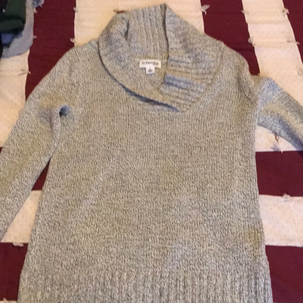 Gently used gray/blue sweater
